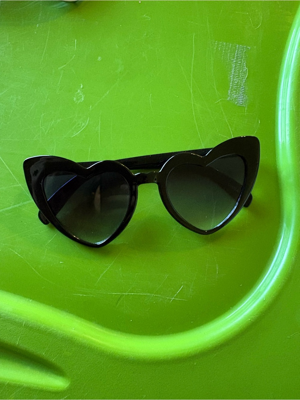 Black Heart-Shaped Sunglasses - Women's Fashion Accessory